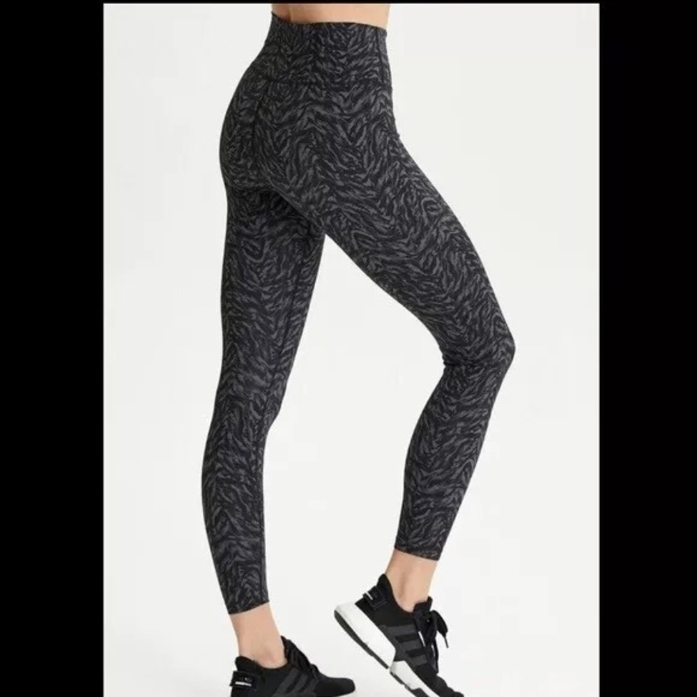 Varley Luna dark mono Zebra Legging SZ S black/grey workout neutral inseam 25”